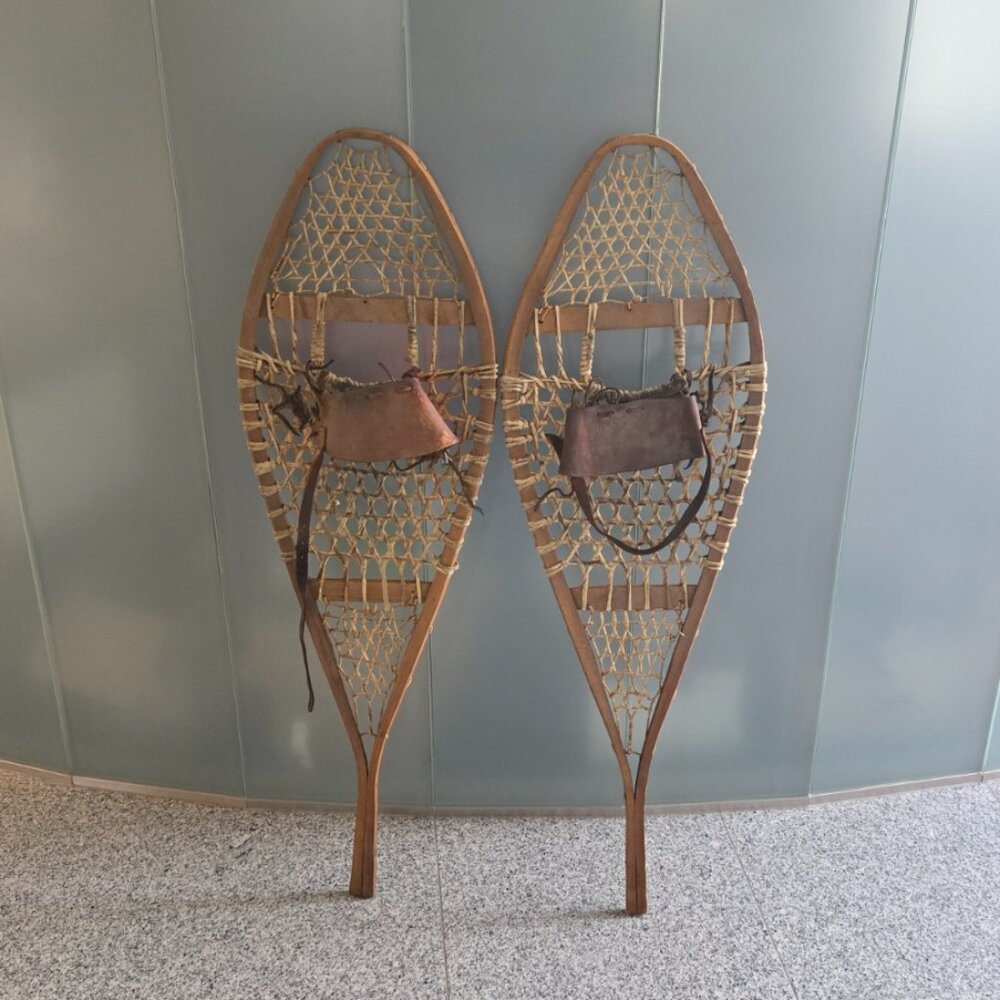 Wood and Rawhide Vintage Traditional Huron Snowshoes 43" x13.5", made in Canada
